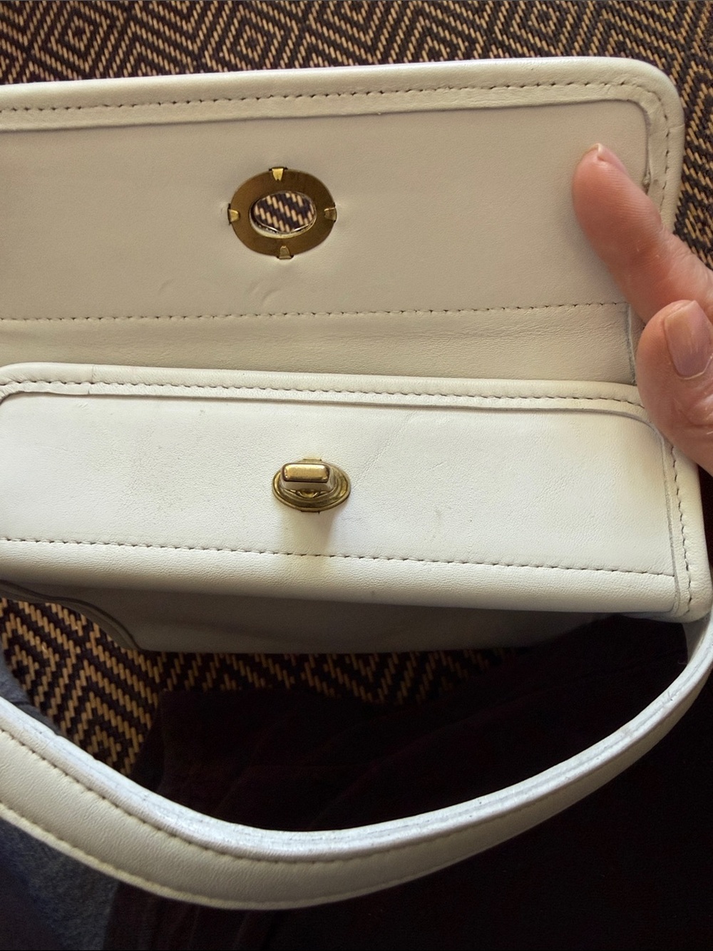 Vintage Coach Geometric bag 9043 white (cream) with brass - Picture 12 of 16